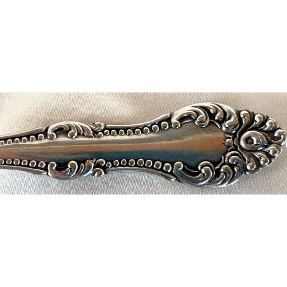 Antique 1898 Wm. A. Rogers “Carlton” Pattern Meat Fork – 8" Ornate Silverplate - Picture 2 of 8